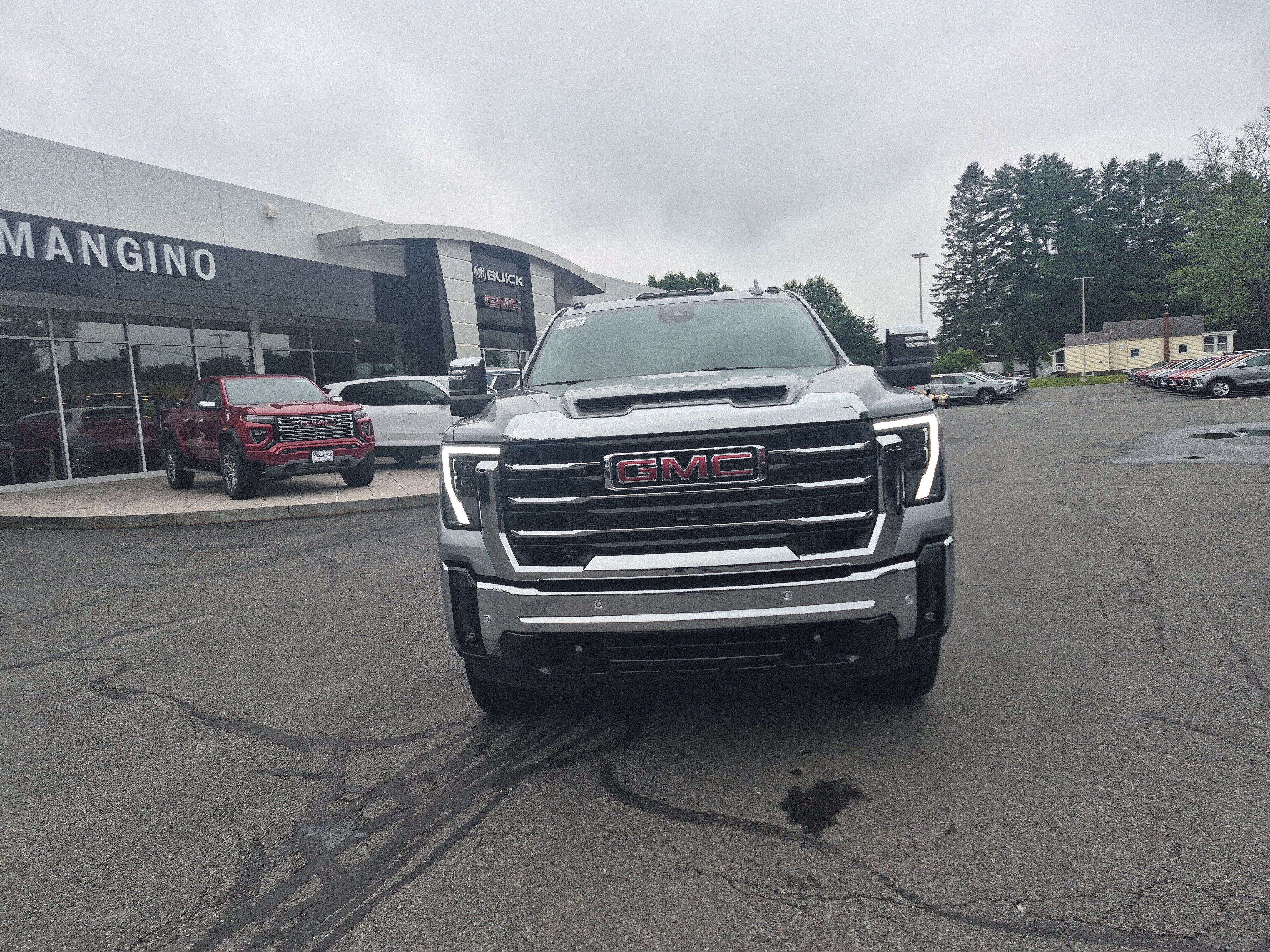 Used 2026 GMC Sierra 2500 SLT w/ SLT Premium Package AWD/4WD image 8