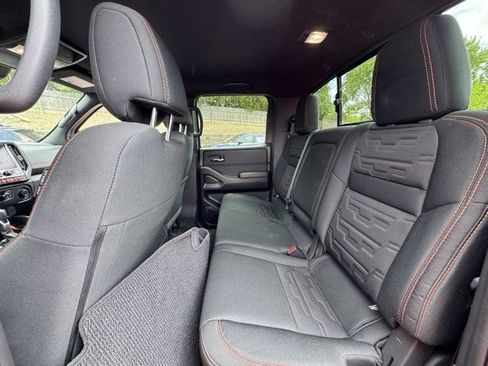 Used 2025 Nissan Frontier PRO-4X AWD/4WD image 8