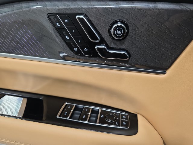 Certified 2025 Cadillac Escalade IQ Sport 2 AWD/4WD image 28