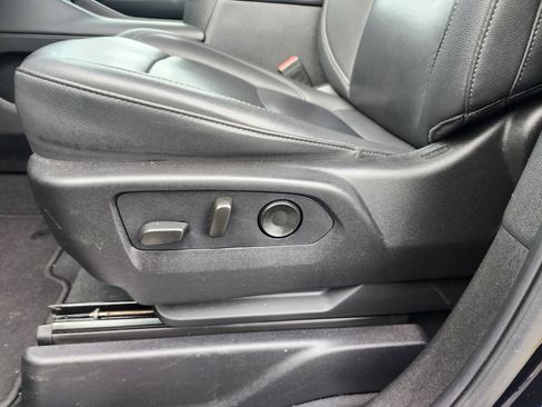 Used 2024 Chevrolet Suburban LT image 26