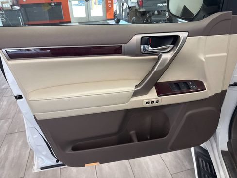 Used 2015 Lexus GX 460 w/ Premium Package image 64