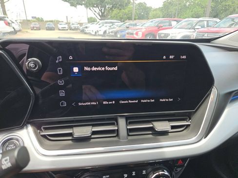Used 2025 Chevrolet Trax LT w/ LT Convenience Package FWD image 21