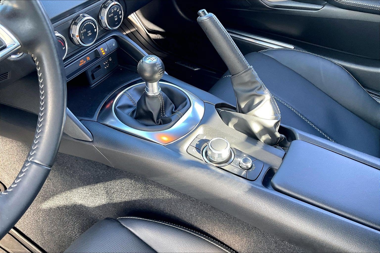 Used 2021 MAZDA MX-5 Miata Grand Touring RWD image 15