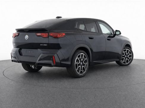 Used 2026 BMW X2 xDrive28i AWD/4WD image 3