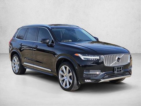 Used 2018 Volvo XC90 T6 Inscription w/ Convenience Package image 3
