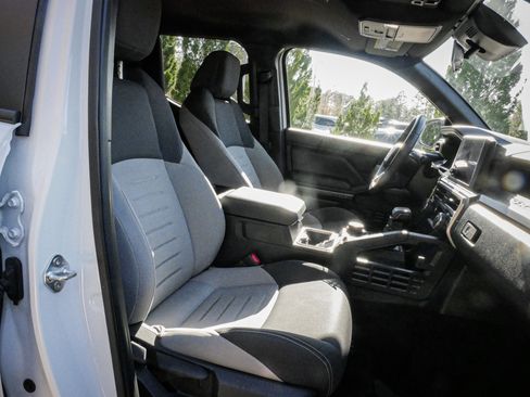 Used 2025 Toyota Tacoma TRD Sport image 31
