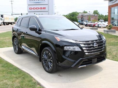Used 2024 Nissan Rogue Platinum w/ Platinum Premium Package AWD/4WD image 3
