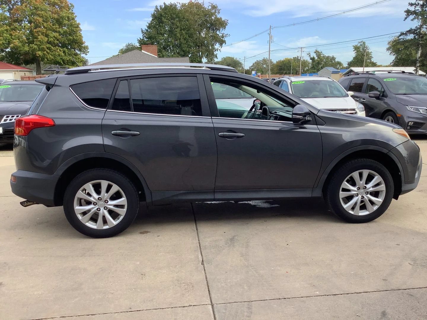 Used 2013 Toyota RAV4 Limited FWD image 10