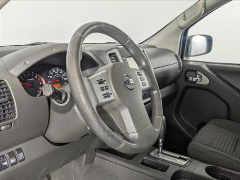 Used 2019 Nissan Frontier SV image 18