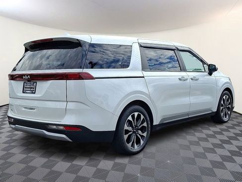 Certified 2024 Kia Carnival EX image 8