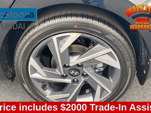 Used 2026 Hyundai Elantra Limited image 11