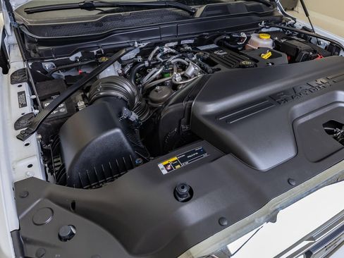 Used 2026 RAM 2500 Laramie AWD/4WD image 40