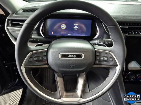 Used 2024 Jeep Grand Cherokee L Limited w/ Black Appearance Package AWD/4WD image 11