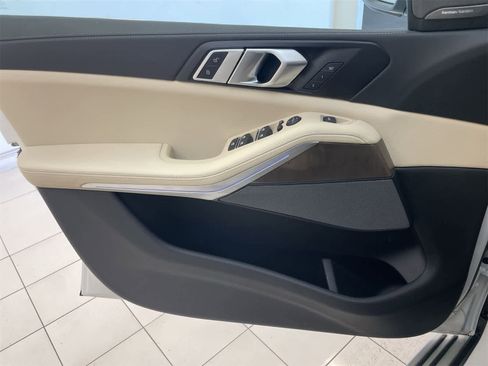 Used 2021 BMW X5 sDrive40i w/ Premium Package image 17