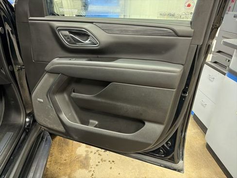 Used 2024 GMC Yukon SLT w/ SLT Luxury Package image 26