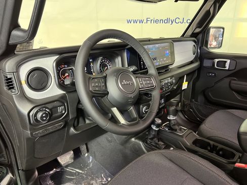 New 2026 Jeep Gladiator Sport image 9