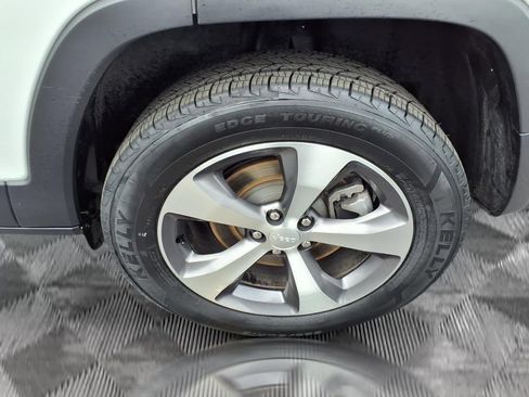 Certified 2022 Jeep Cherokee Limited w/ Mopar Interior Package AWD/4WD image 24