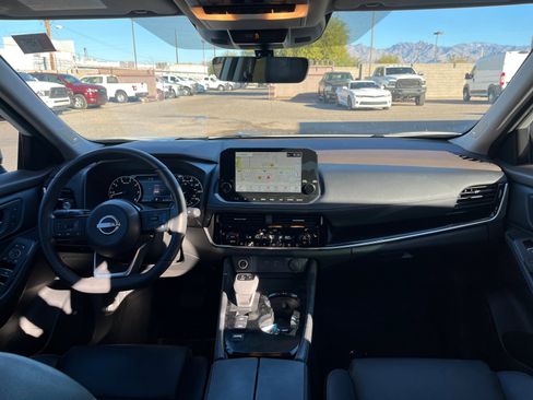 Used 2023 Nissan Rogue SL w/ SL Premium Package image 20