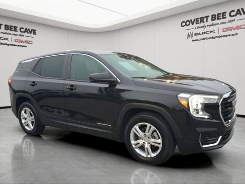 Used 2024 GMC Terrain SLE image 1