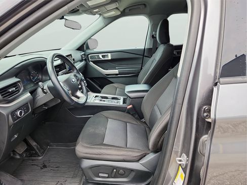 Used 2023 Ford Explorer XLT AWD/4WD image 11