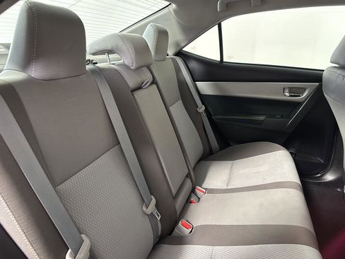 Used 2018 Toyota Corolla LE FWD image 17