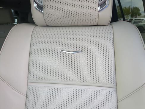 Certified 2025 Cadillac Escalade Sport Platinum AWD/4WD image 27