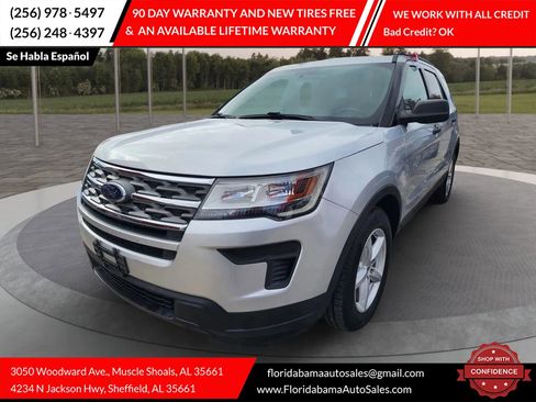 Used 2018 Ford Explorer XLT image 3