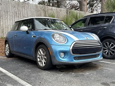 Used 2015 MINI Cooper 2-Door Hardtop image 2
