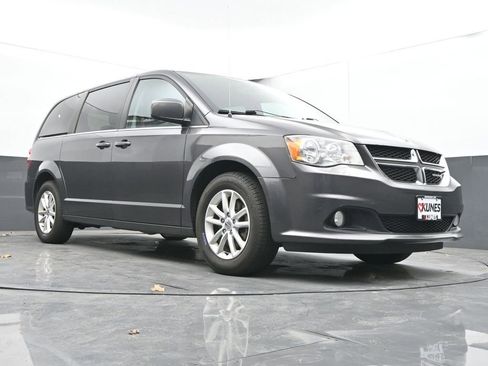 Used 2018 Dodge Grand Caravan SXT image 22