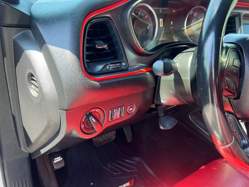 Used 2018 Dodge Challenger SXT RWD image 13