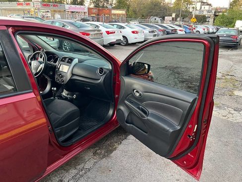 Used 2019 Nissan Versa SV image 17