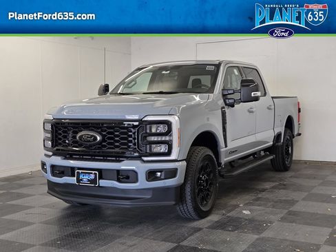 New 2026 Ford F250 Lariat w/ Black Appearance Package AWD/4WD image 3