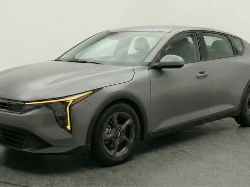 Used 2025 Kia K4 LXS image 3