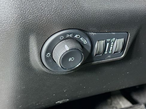 Used 2022 Jeep Compass Latitude image 16