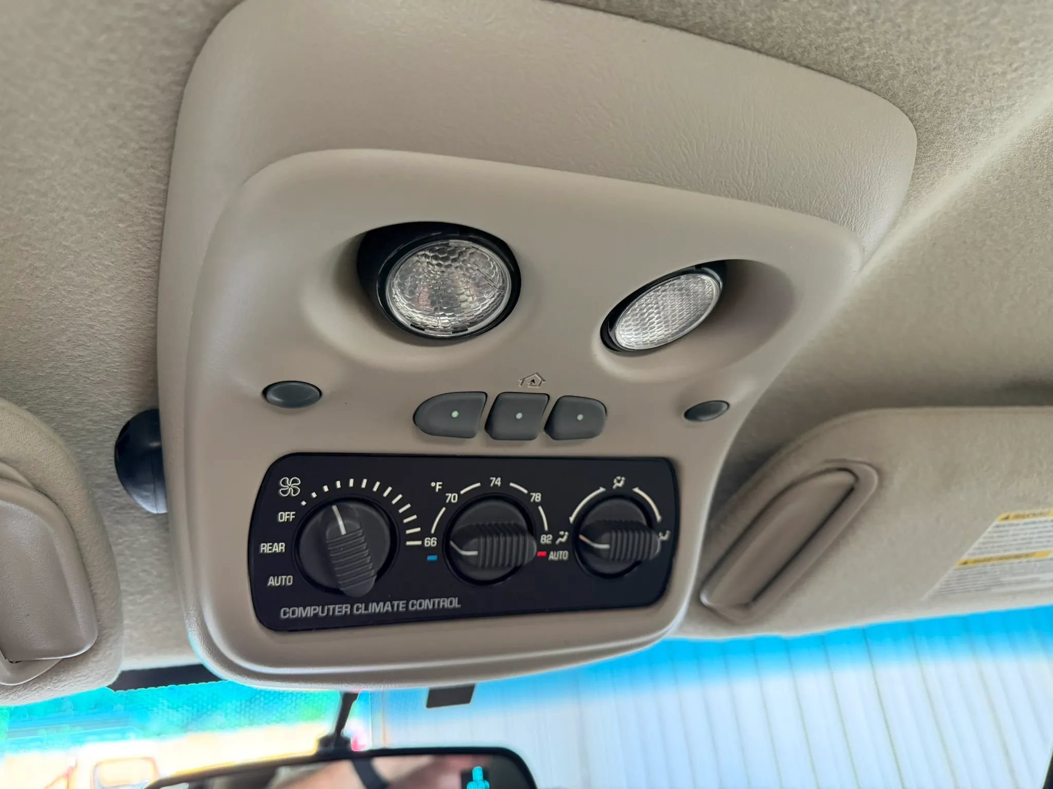 Used 2002 Chevrolet Tahoe LT RWD image 35
