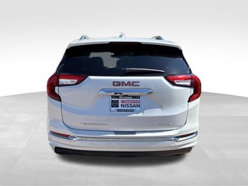 Used 2022 GMC Terrain Denali w/ Denali Premium Package AWD/4WD image 10