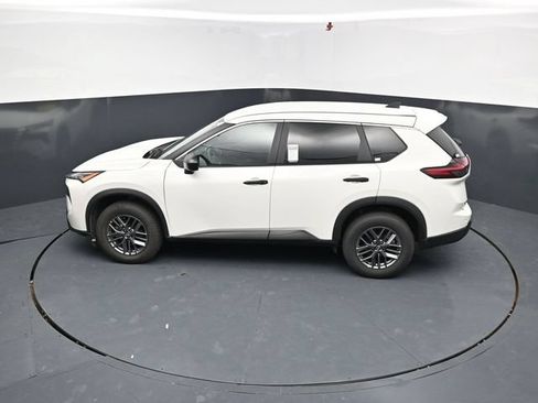 Used 2024 Nissan Rogue S AWD/4WD image 46