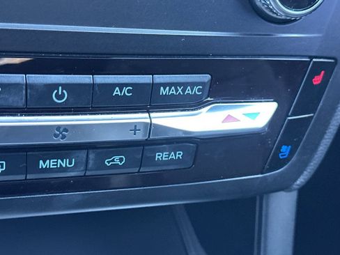 Used 2020 Ford Explorer Limited image 30