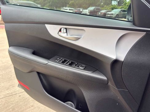 Used 2024 Kia Forte LXS w/ LXS Technology Package FWD image 24
