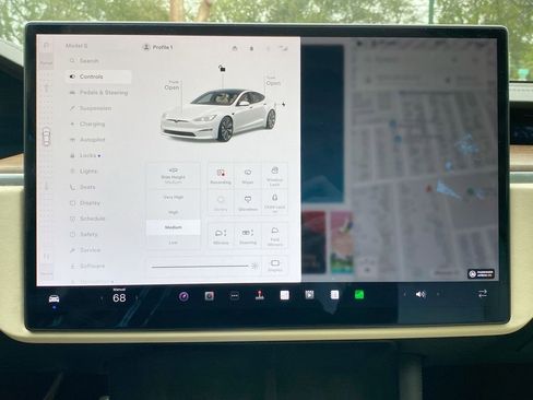 Used 2023 Tesla Model S Standard Range image 30