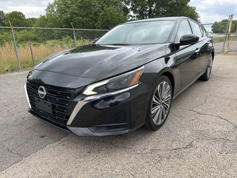 Used 2023 Nissan Altima 2.5 SL FWD image 6
