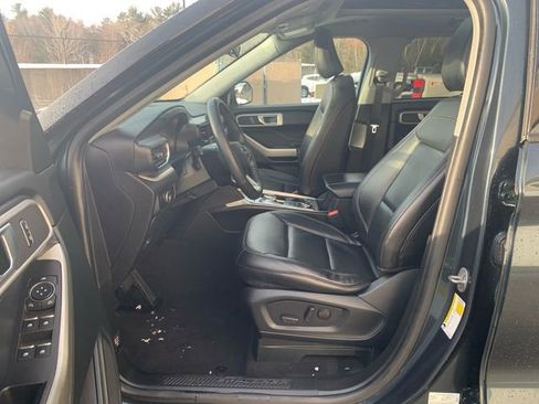 Used 2023 Ford Explorer XLT w/ Equipment Group 202A image 32