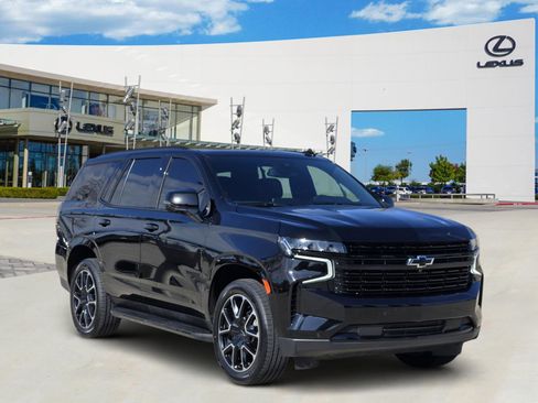 Used 2024 Chevrolet Tahoe RST w/ Luxury Package image 2