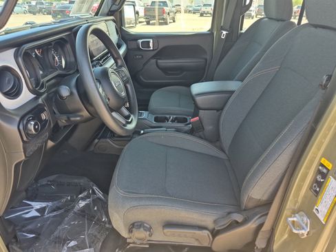 Used 2026 Jeep Wrangler Unlimited Sport AWD/4WD image 17