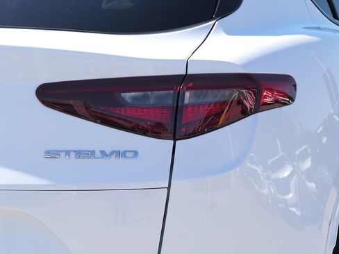Used 2023 Alfa Romeo Stelvio Veloce AWD/4WD image 4