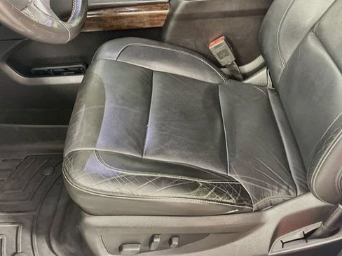 Used 2018 Chevrolet Suburban LT AWD/4WD image 20