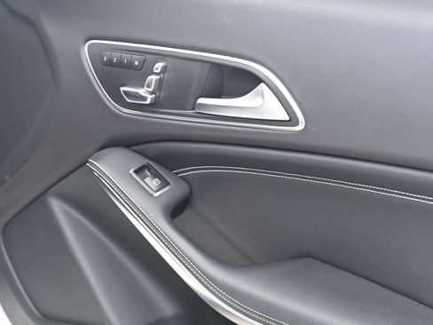 Used 2018 Mercedes-Benz CLA 250 4MATIC image 21