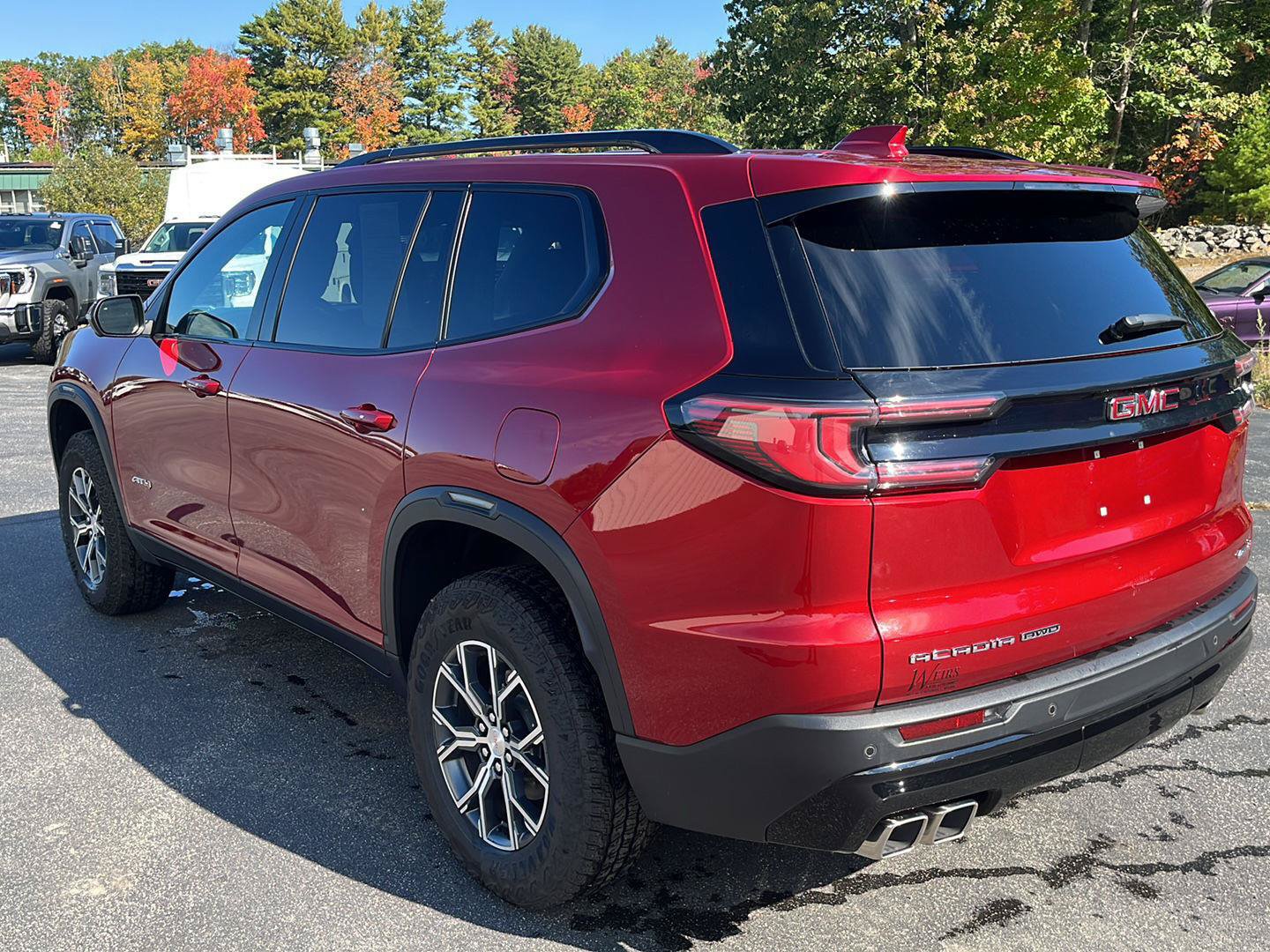 Used 2025 GMC Acadia AT4 AWD/4WD image 3