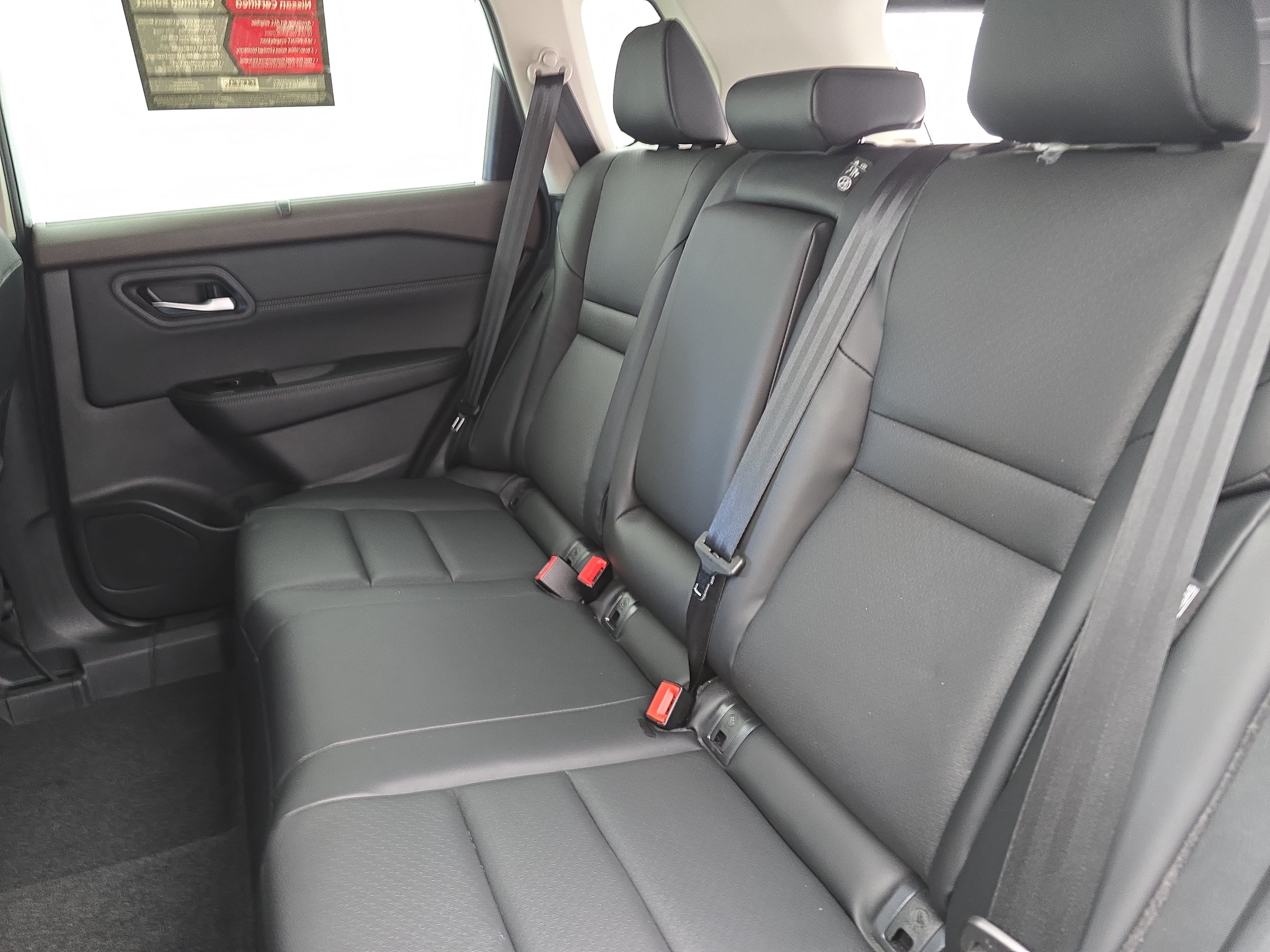 Certified 2023 Nissan Rogue SV w/ SV Premium B Package FWD image 14