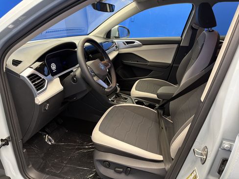 New 2026 Volkswagen Taos SE image 13